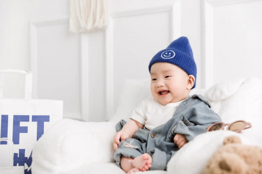 成都五个月宝宝拇指内扣